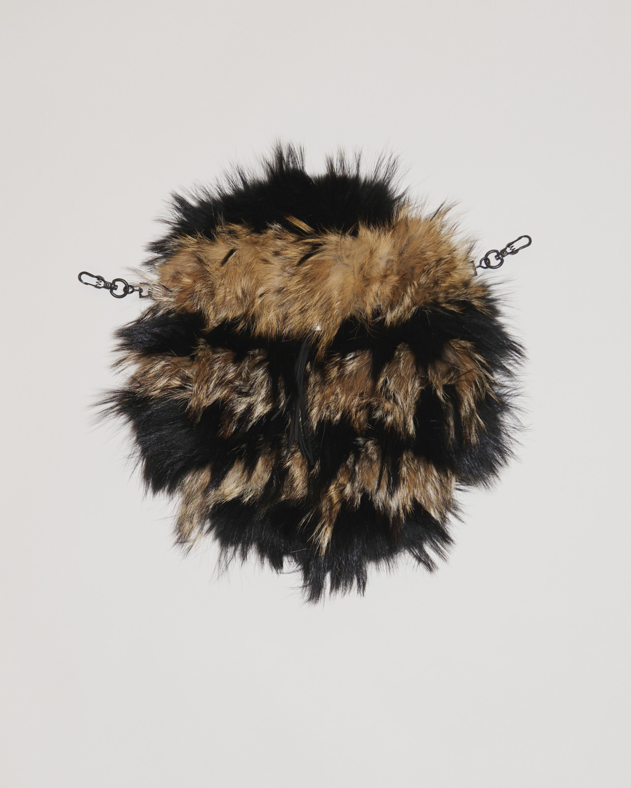 945-81TAC340-1　Two-tone coyote fur round bum flap